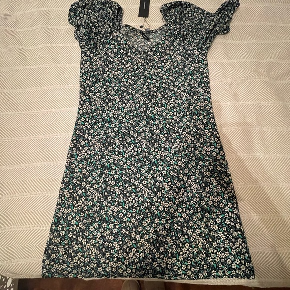 Gelina green floral dress with puff sleeves - Picture 7 of 9